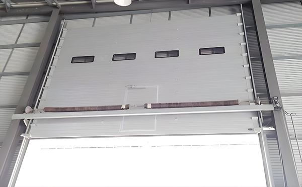 千阳工业滑升门